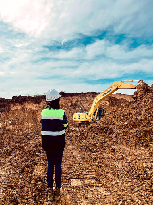 Pakaian Kerja Pertambangan: Wearpack, Rompi dan Celana Safety dari Mokoworkwear - Mokoworkwear