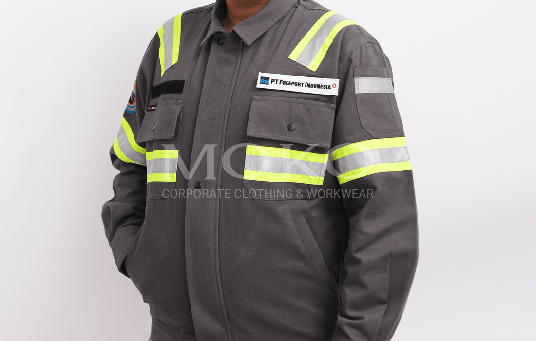 Jaket Safety Charcoal: Solusi Seragam Kerja Lapangan yang Kuat, Nyaman, dan Stylish - Mokoworkwear