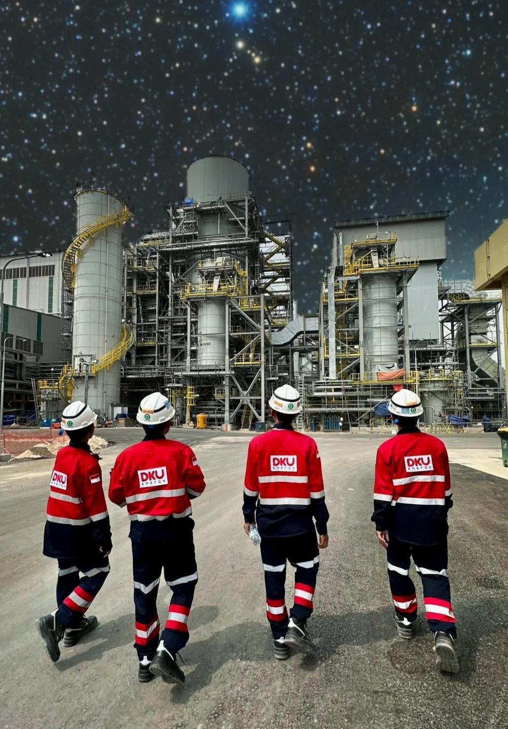 Pakaian Kerja Minyak dan Gas: Wearpack Safety, Rompi dan Celana Khusus Area Berisiko dari Mokoworkwear - Mokoworkwear
