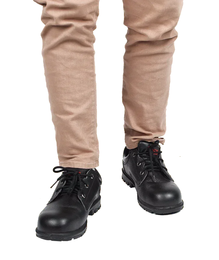 Sepatu Safety Cheetah Nitrile 2002 H Saat Digunakan