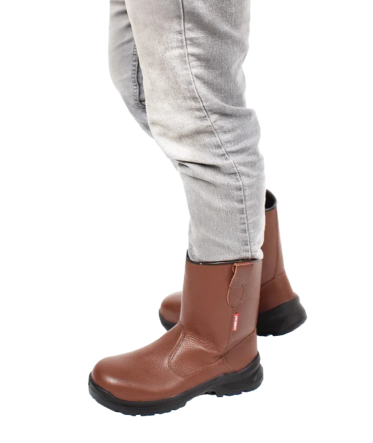 sepatu boot cheetah rebound 7288 c yang sedang digunakan