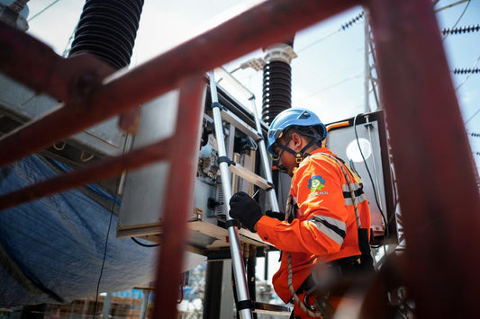 Wearpack Kerja: Pilihan Tepat untuk Keselamatan Pekerja Lapangan