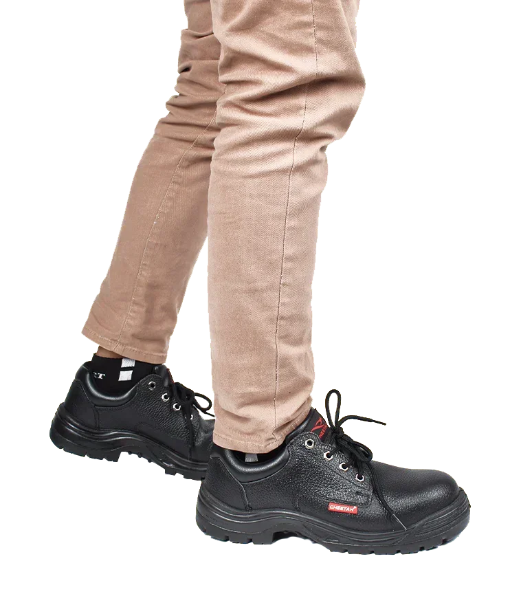Sepatu Safety Cheetah Revolution 3002 H Saat Digunakan